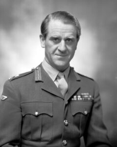 Patrick Hobart alors major-général en 1968