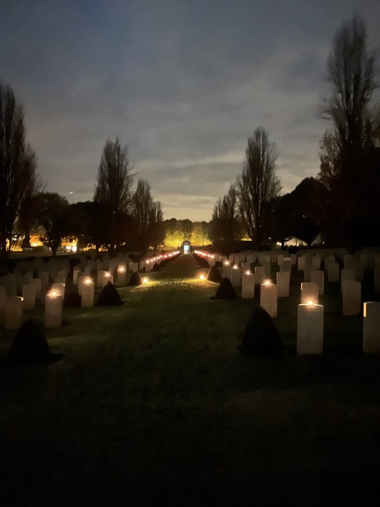 bougies sur tombes militaires